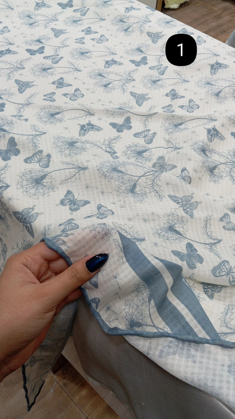 روسری میکس آبی کرم قواره ۱۴۰